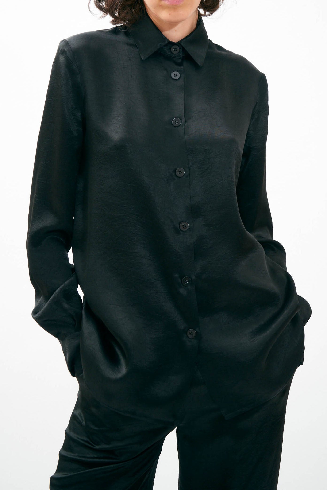 WRINKLED SATIN FLUID SHIRT