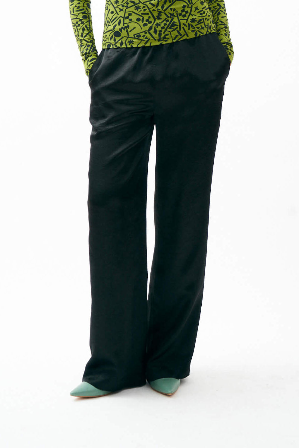 WRINKLED SATIN FLUID TROUSERS